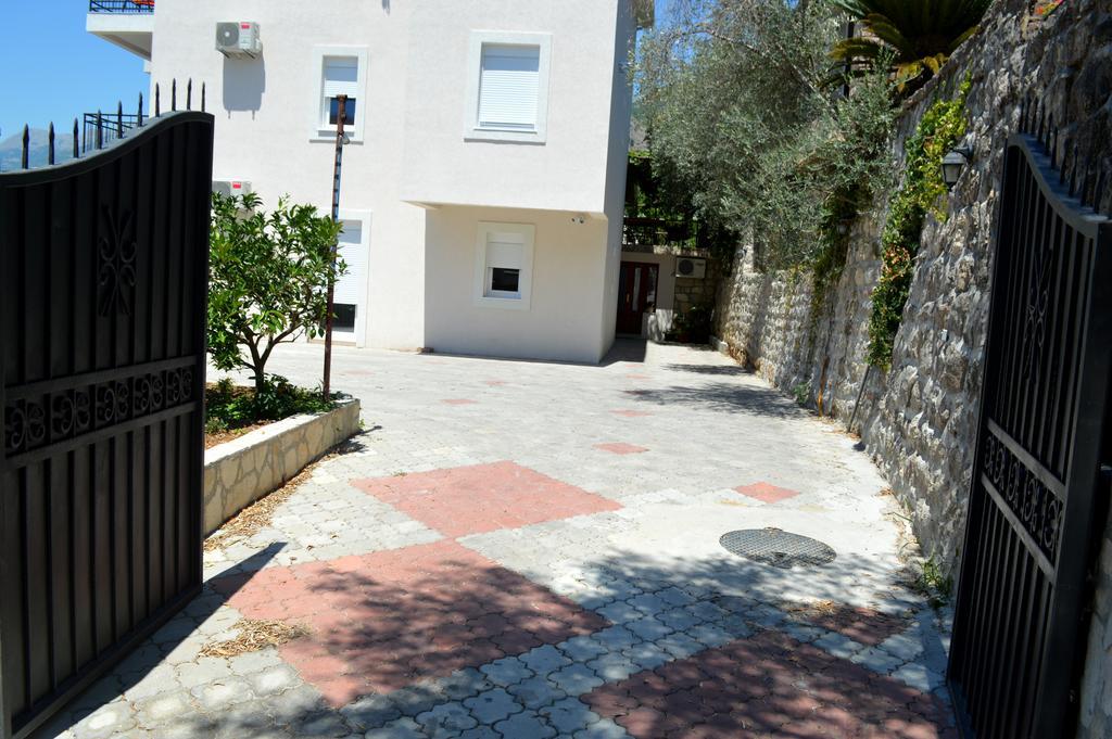 Apartments Mm Sveti Stefan Εξωτερικό φωτογραφία